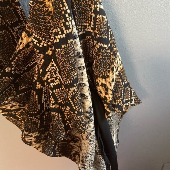 Olivaceous animal print v-neckline spaghetti straps slip dress. Size small - Picture 5 of 11